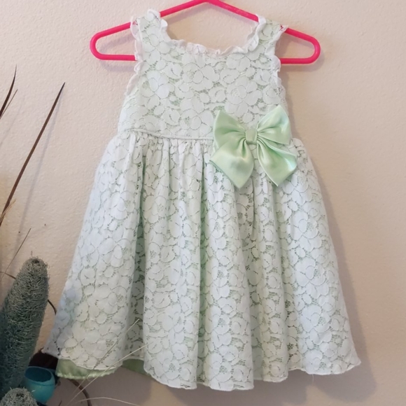 Lace sleeveless party dress - Picture 1 of 3